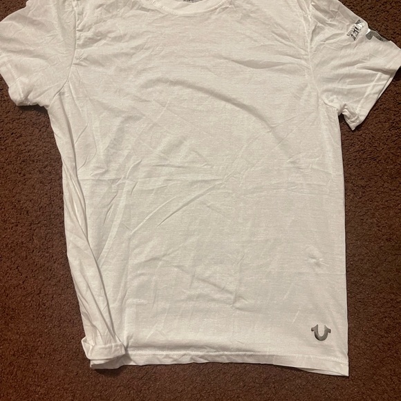 4 True Religion T-shirts - Picture 4 of 12